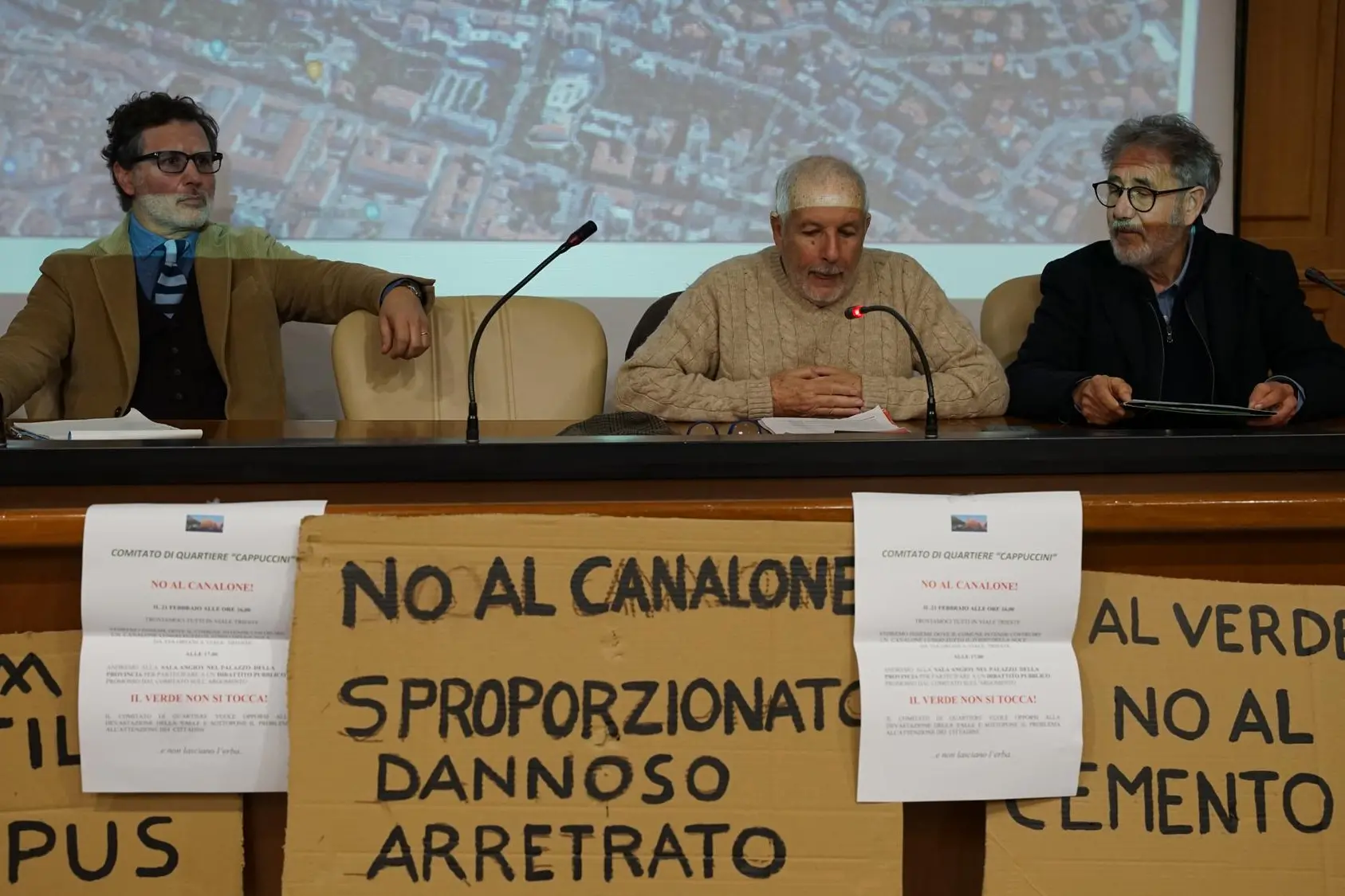 L'assemblea contro il progetto per il Fosso della Noce (Foto: Emanuele Floris)
