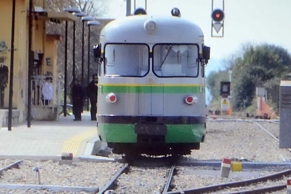 Il treno Alghero-Sassari (archivio U. S.)