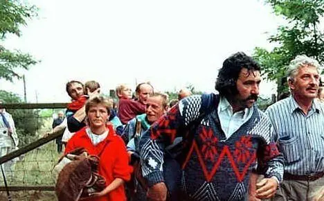 Tedeschi dell'Est in fuga in Ungheria nel 1989 (foto Zasso)