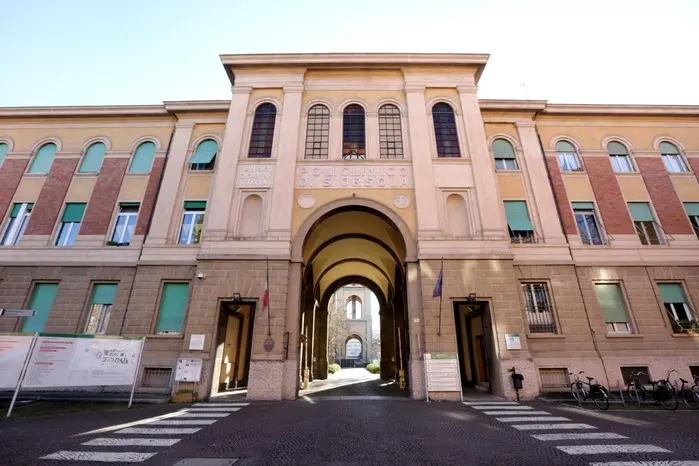 L'ospedale Sant'Orsola di Bologna (foto Ansa)