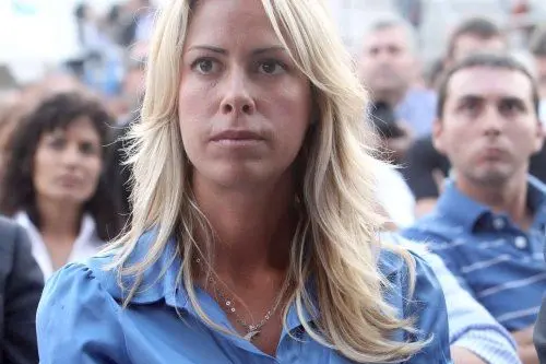 Elisabetta Tulliani in prima fila a Mirabello