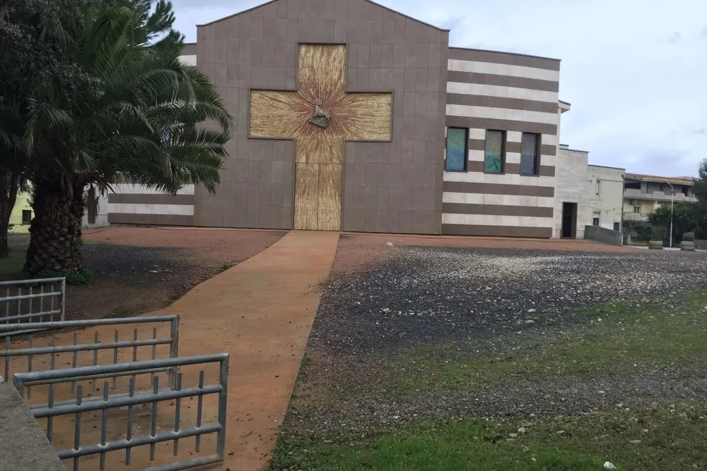 La chiesa Nostra signora delle Grazie a Sestu, teatro dello scontro (Foto Unione Sarda)