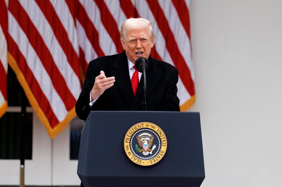 Trump dichiara chiuso lo spazio aereo del Venezuela: «Presto raid terrestri contro i narcos»