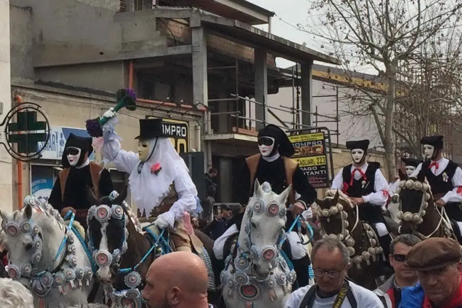Su Componidori apre il corteo dei cavalieri (foto Elia Sanna)