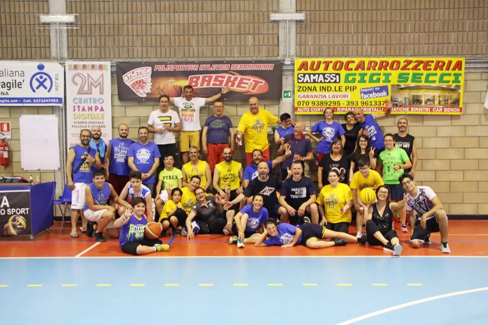 Foto di gruppo dei partecipanti in una precedente edizione alla "24 ore no-stop" (foto concessa)