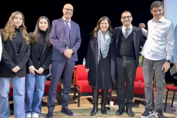 Ozieri, Alessandra Todde con gli studenti