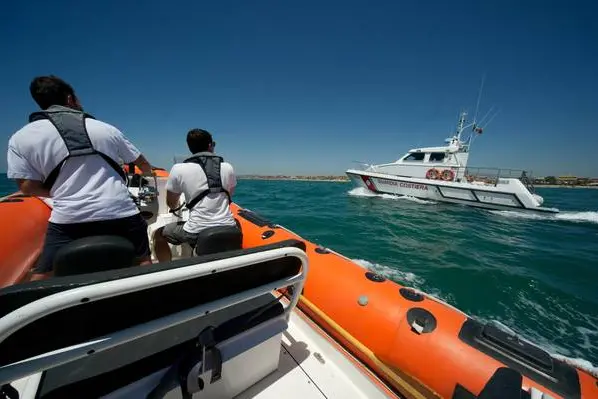 Giornata degli oceani, Guardia Costiera al lavoro per ripulire i fondali (foto Ansa)
