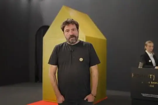 Andrea Bianconi e la "Cabina della positività"