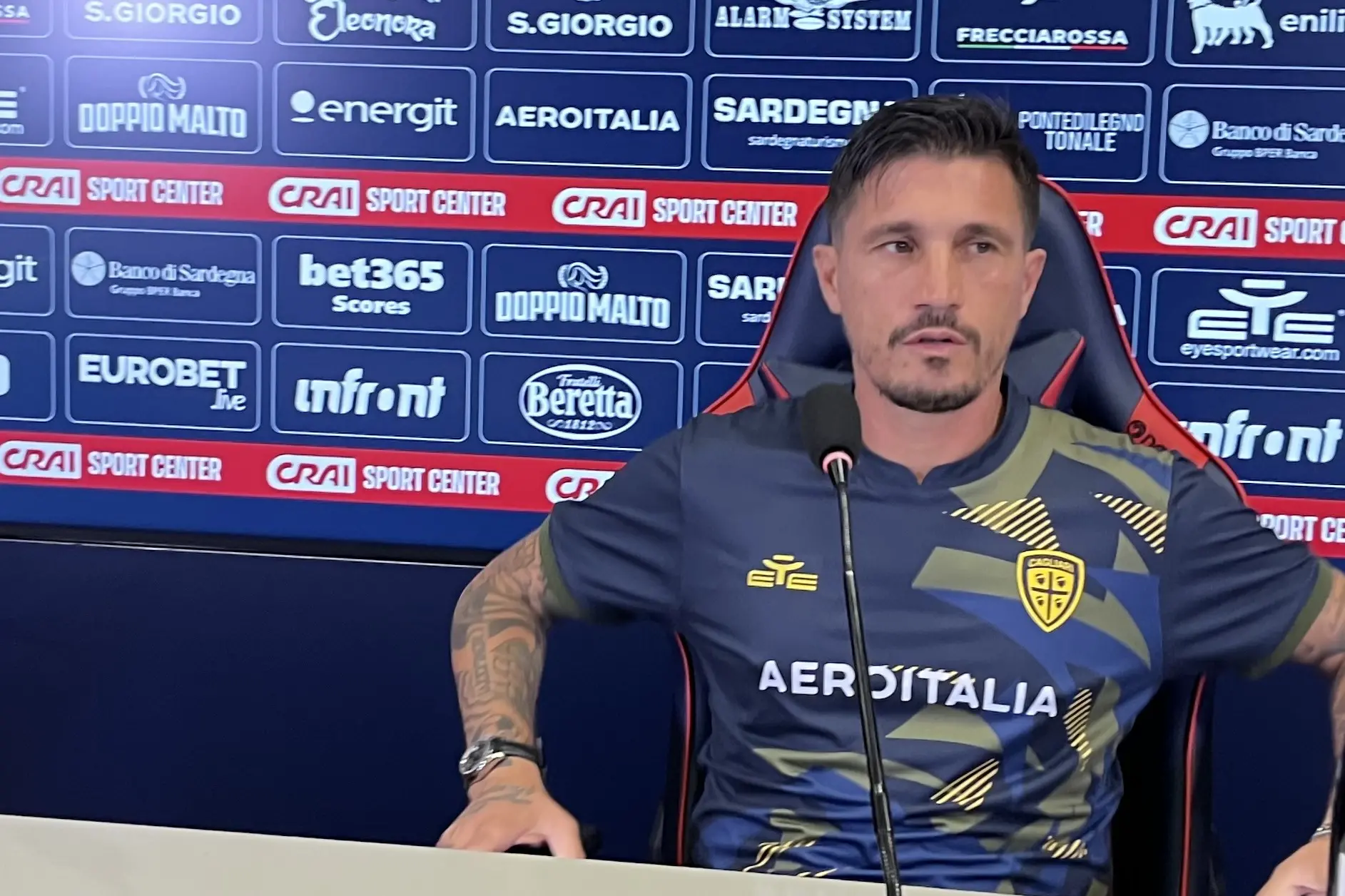 L'allenatore del Cagliari Fabio Pisacane