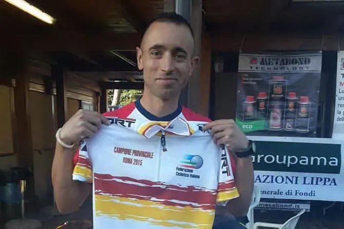 Cristian Melis con la maglia di campione provinciale di Roma