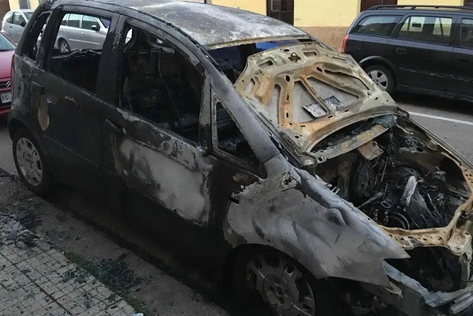 La foto dell'auto nella foto pubblicata da Salvatore Spada su Facebook