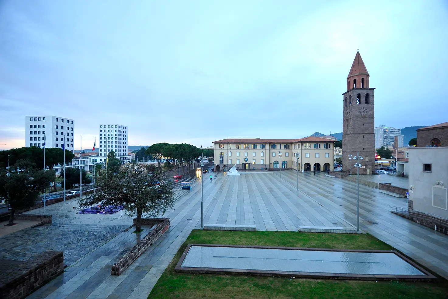 carbonia, piazza roma. foto massimo perna