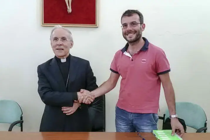 L'arcivescovo Ignazio Sanna con Michele Corona