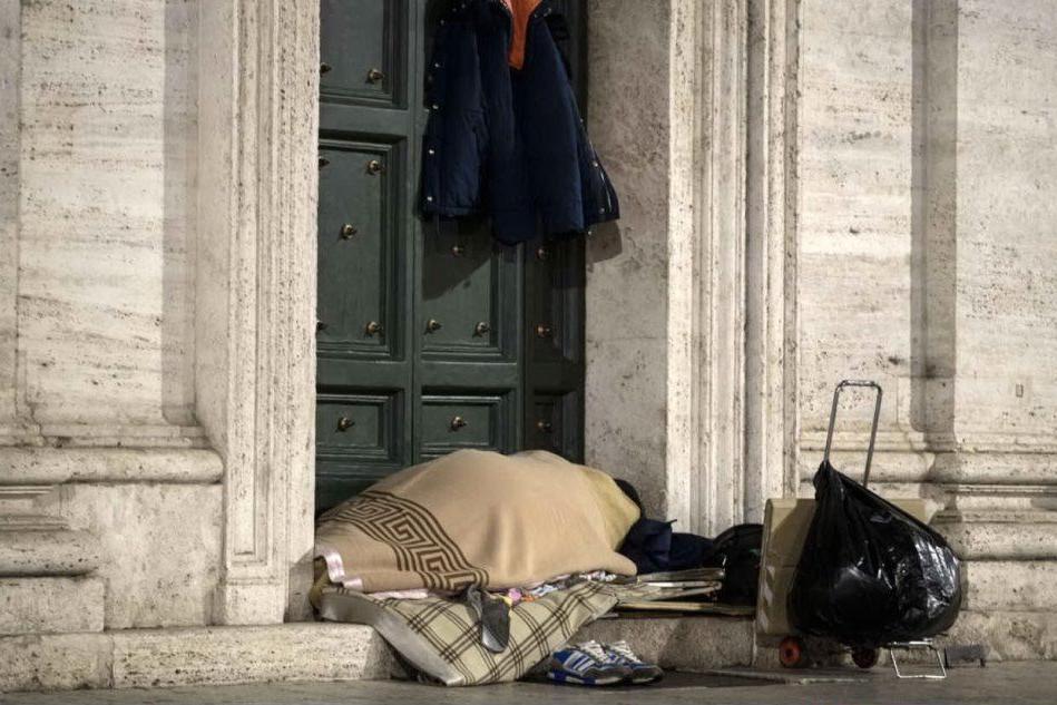Regione Sardegna, oltre 400mila euro per i senza tetto