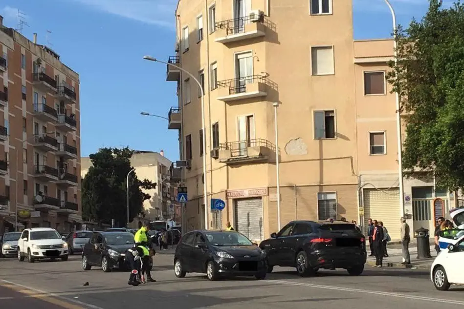 I rilievi delle forze dell'ordine (foto L'Unione Sarda - Deidda)