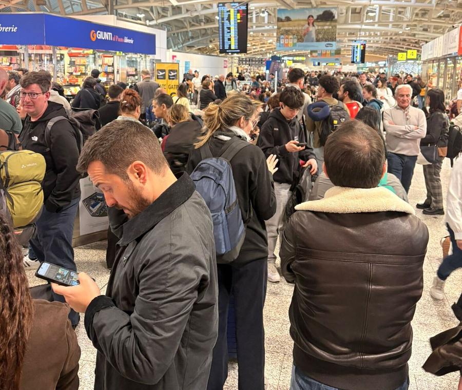 Nebbia a Elmas, aeroporto in tilt: sette voli dirottati su Alghero La Filt-Cgil: disagi inaccettabili