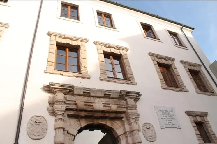 Palazzo d'Usini, la Biblioteca comunale di piazza Tola a Sassari (foto G. Marras)