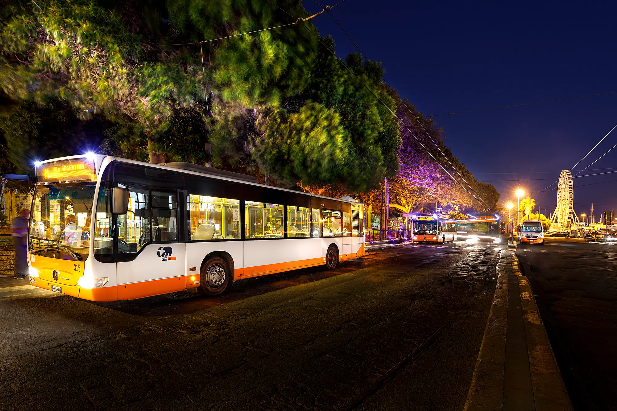 Un autobus del Ctm in piazza Matteotti