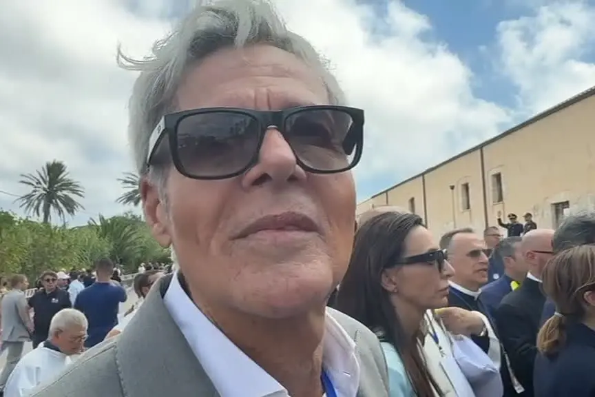 Papa a Lampedusa, Baglioni: grande dono l'abbraccio di due Papi all'Isola