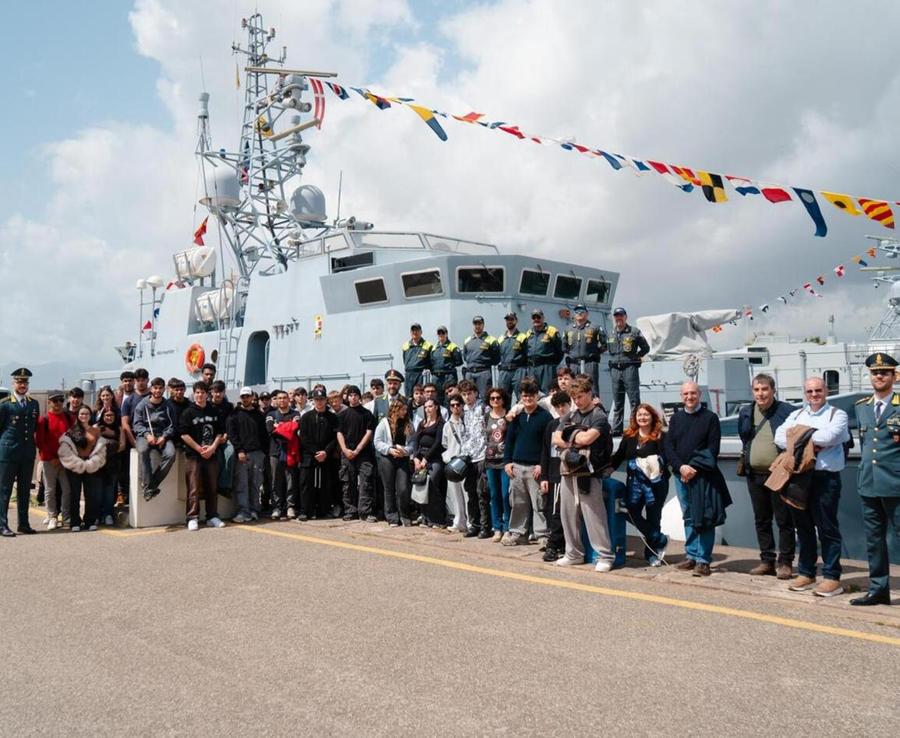 A lezione sulle navi della Guardia di Finanza