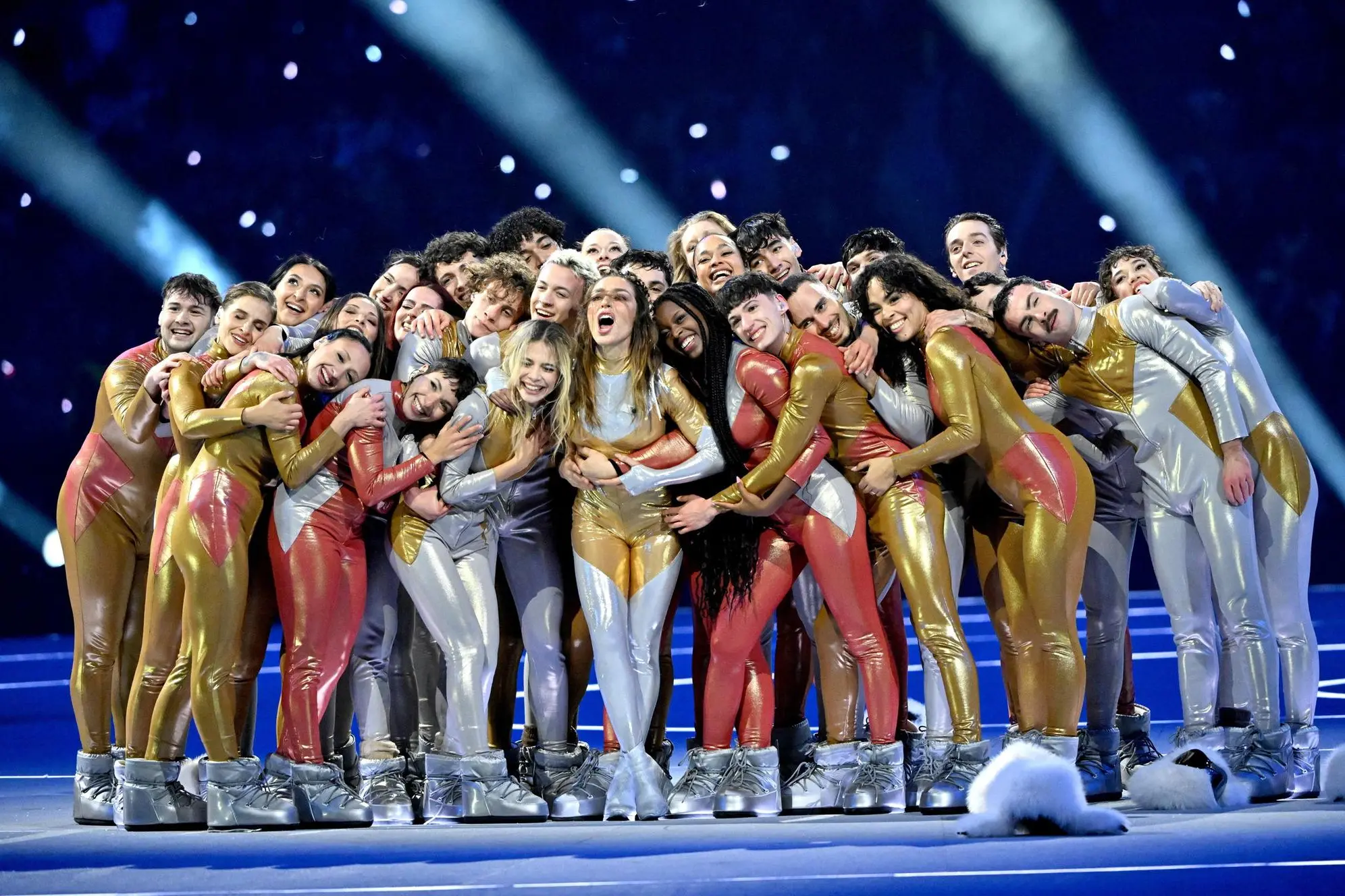 Un momento della cerimonia delle Olimpiadi (Ansa - EPA/PETER KNEFFEL / POOL)