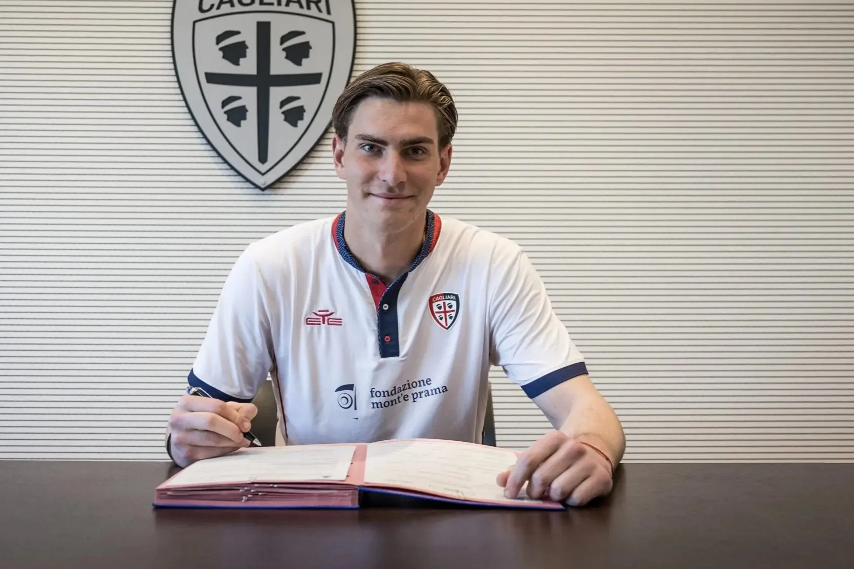 Il portiere Velizar-Iliya Iliev (foto Cagliari Calcio)