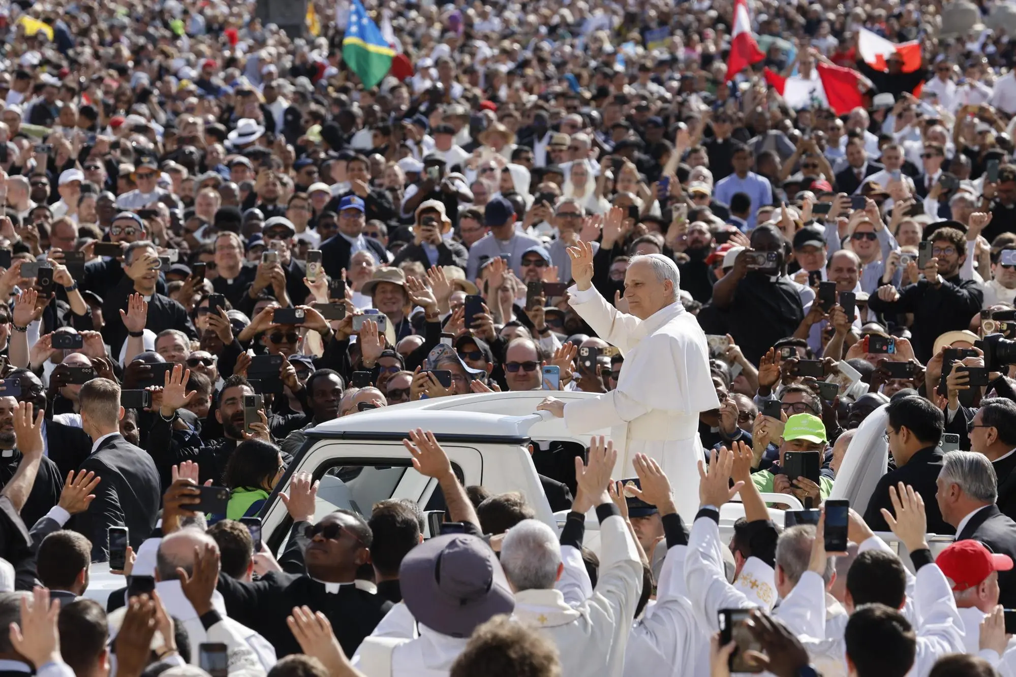 Pope Leo XIV arrives in the popemobile in St. Peter's Square, Vatican City, May 18, 2025. ANSA/FABIO FRUSTACI