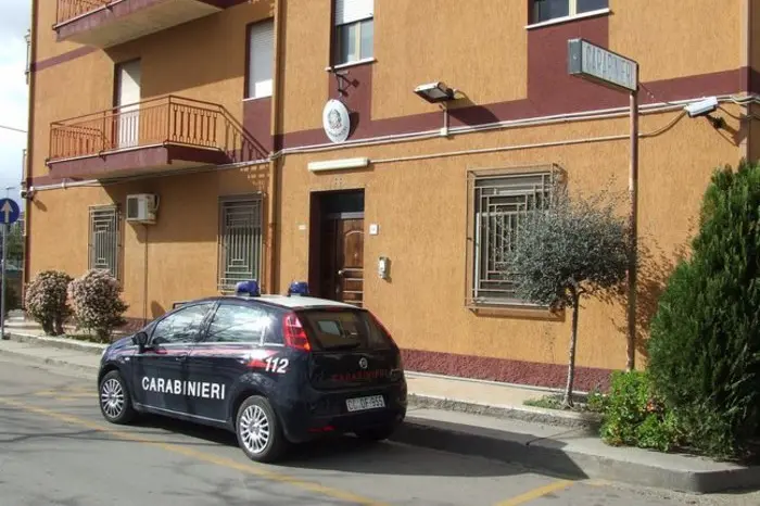 Carabinieri a Tortolì (Ansa)