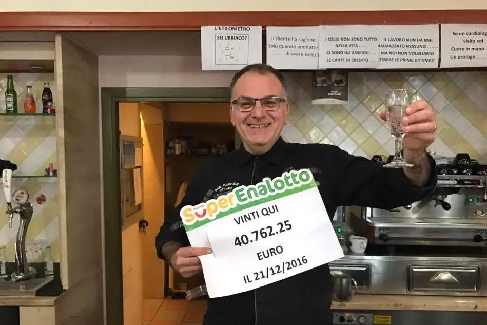 Roberto Zoncheddu festeggia la vincita al Super Enalotto
