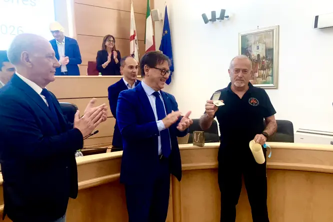 A destra il maestro Paolo Algisi (foto Pala)
