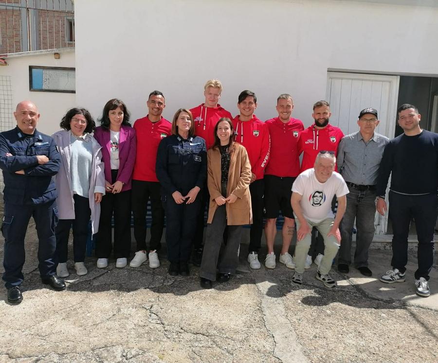 Incontro sul calcio con detenuti, atleti insegnanti ed educatori