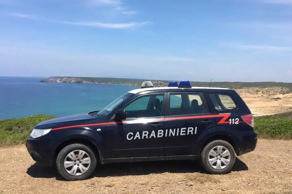 I carabinieri (foto L'Unione Sarda - Pintori)