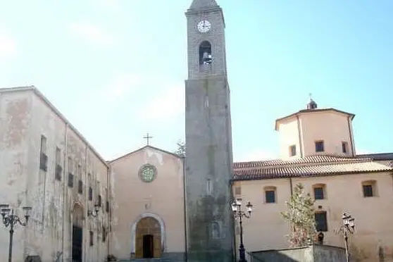 La basilica di Santa Maria dei Martiri a Fonni (foto da wikimedia)