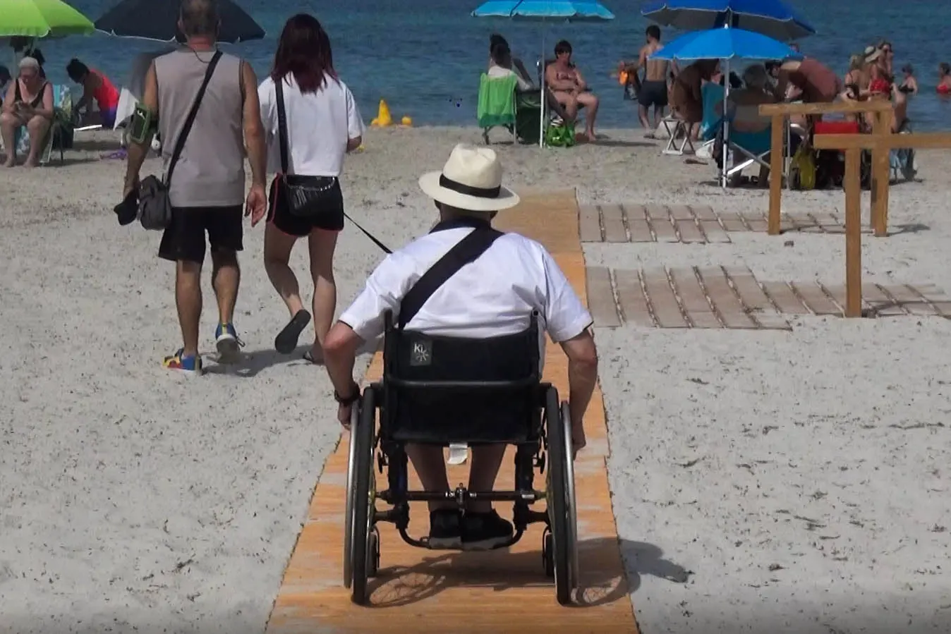 Polemica sui fondi per la mobilità dei disabli in spiaggia