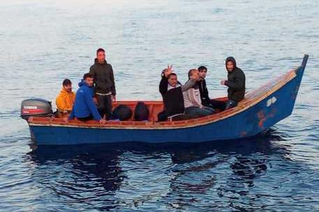 Altri tredici migranti arrivati nel Sud Sardegna: tutti in quarantena a Monastir