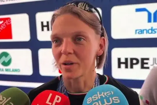 Olimpiadi, Arianna Fontana: coltelli ai piedi, rischi del mestiere