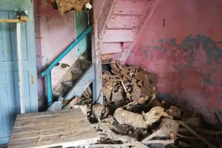 L'interno della casa cantoniera a Mandas, in attesa dei lavori (foto Sirigu)