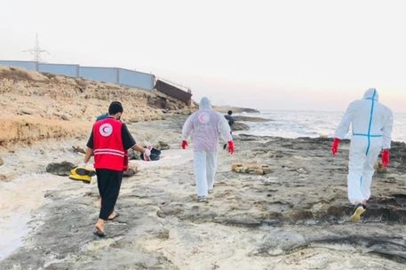 Migranti, 17 cadaveri in mare al largo della Tunisia
