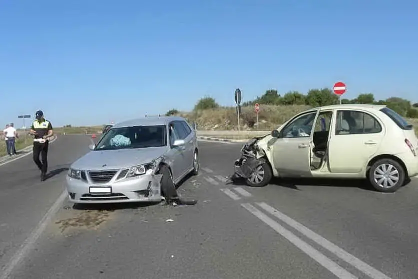 Uno degli incidenti sulla circonvallazione (L'Unione Sarda - Serreli)