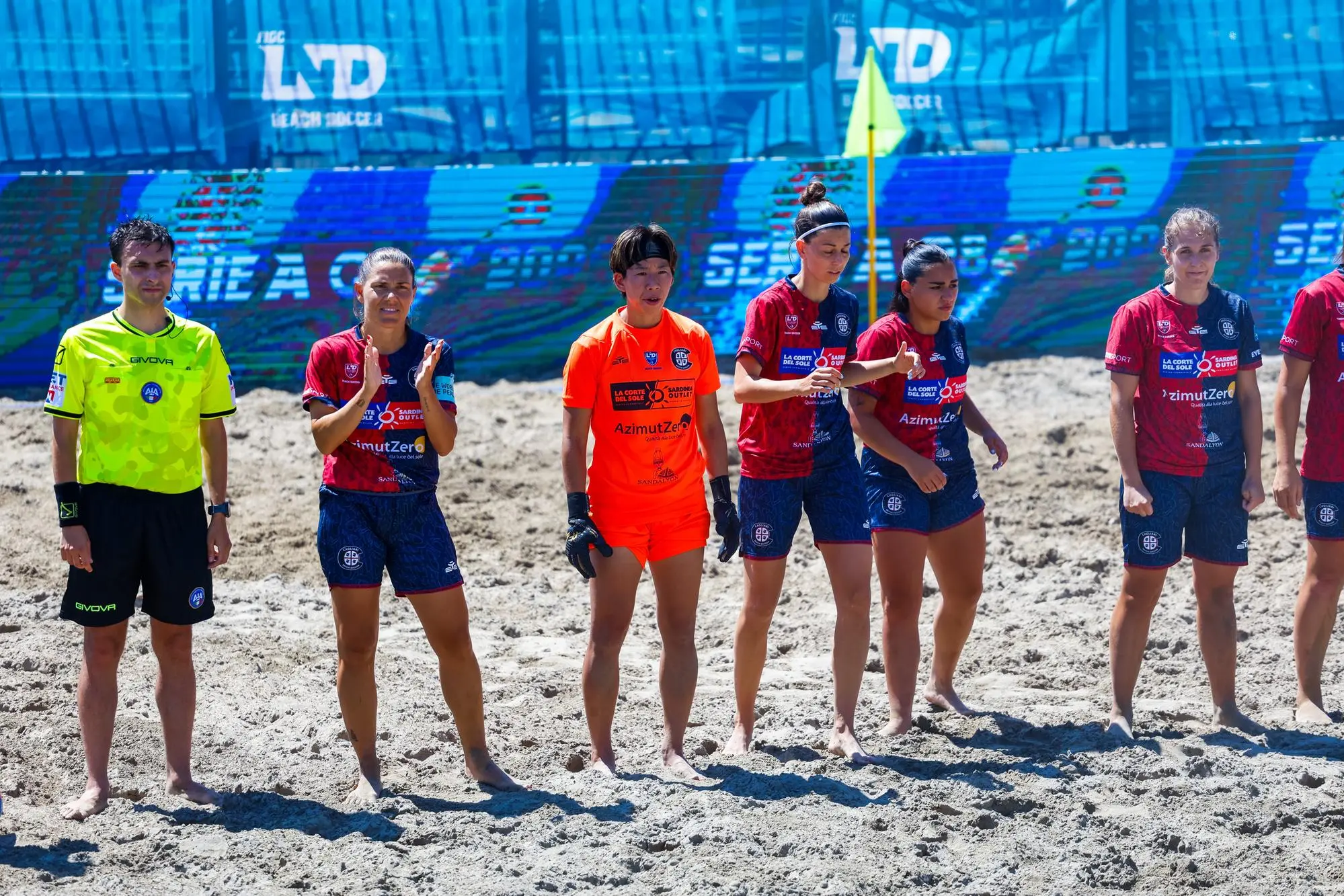 Il Cagliari Beach Soccer in campo per la partita contro il Genova BS (foto LND)