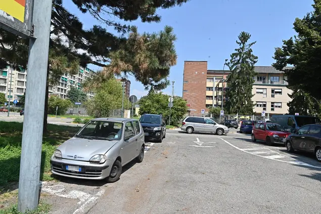 Il parcheggio dell'ospedale San Giovanni Bosco dove si è consumata la tragedia (foto Ansa)