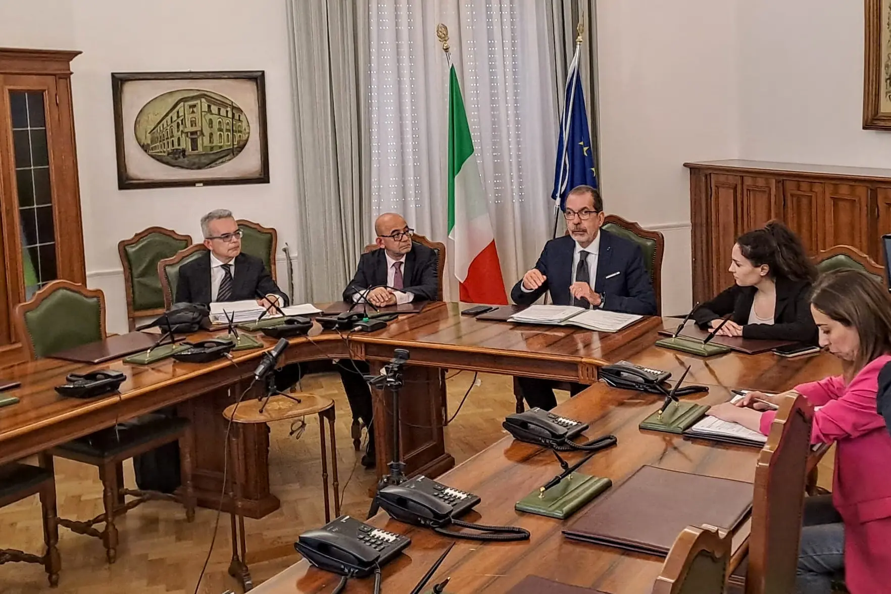 L'incontro in prefettura con il ministro Salvini (foto Locci)