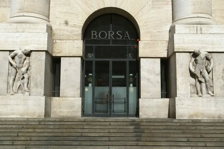 La Borsa di Milano a Piazza Affari (Ansa)