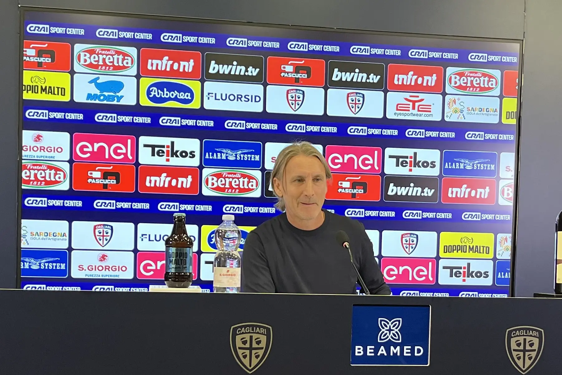 Davide Nicola in conferenza stampa alla vigilia di Genoa-Cagliari (foto Gaggini)