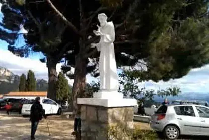 La statua di San Francesco