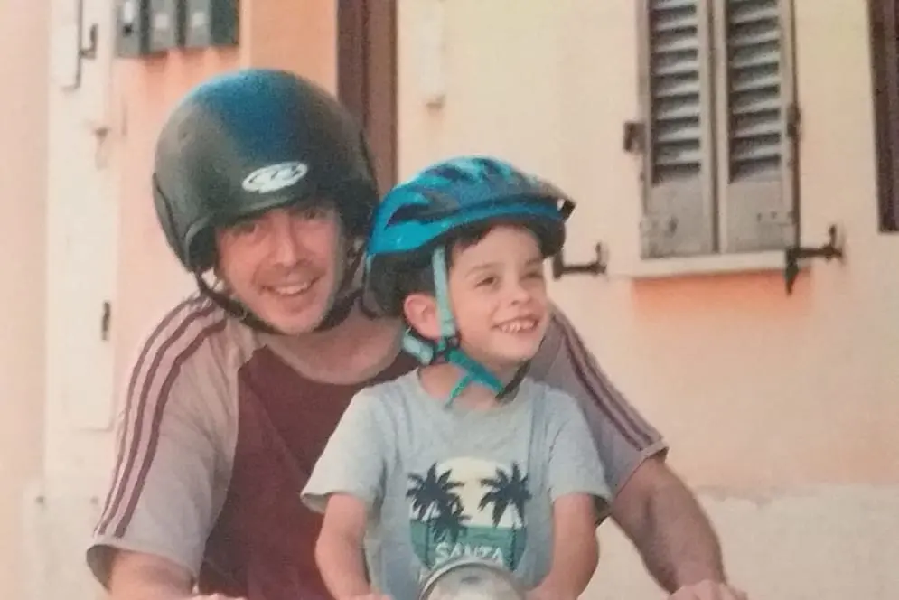 Mattia Luconi con il papà Tiziano (foto Facebook)