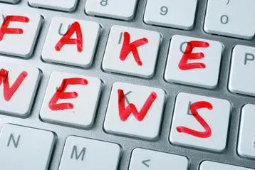 Un'immagine simbolo delle fake news (foto archivio)
