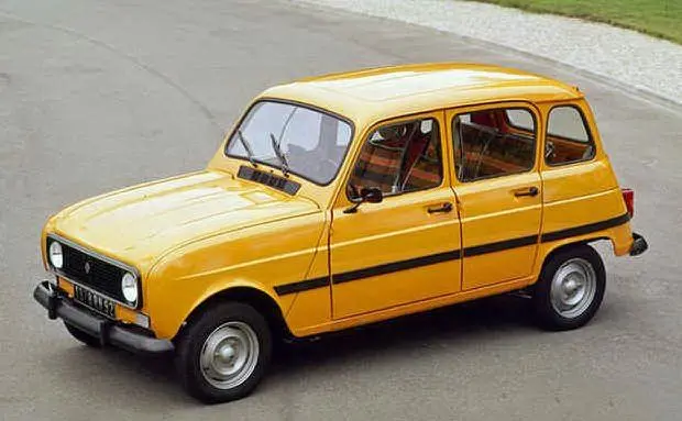 Un esemplare di Renault 4 (foto Ansa)