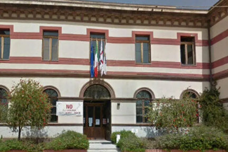 Il municipio di Bosa (Archivio L'Unione Sarda)