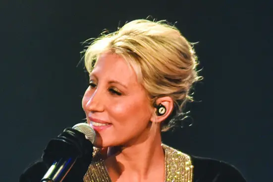 Malika Ayane durante la registrazione della puntata di Che Tempo che Fa sul Nove (ANSA/MATTEO CORNER)